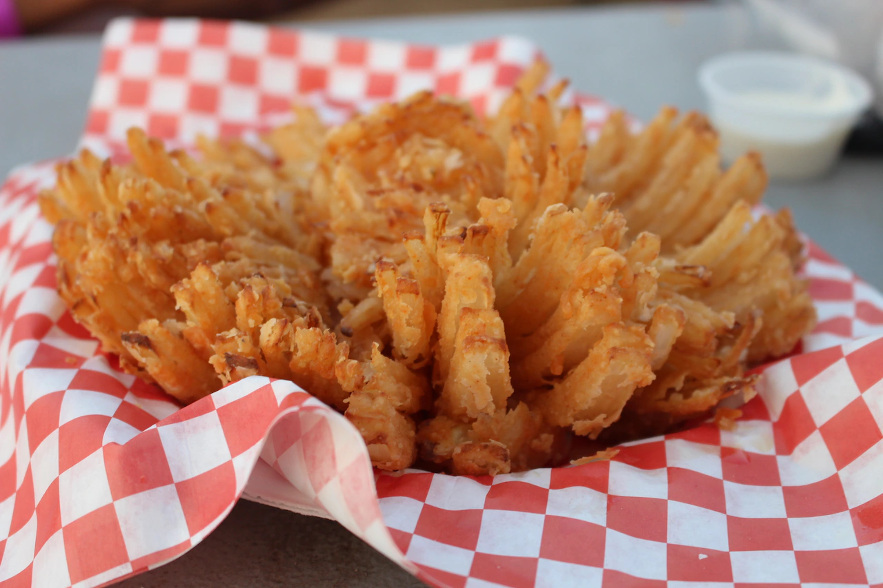 Popular steakhouse chain closing dozens of restaurants