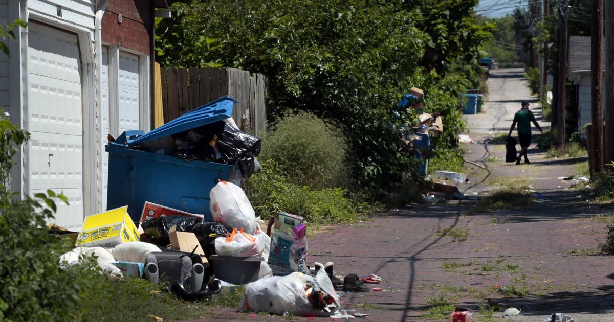 St. Louis recycling panel considers increase in trash fees