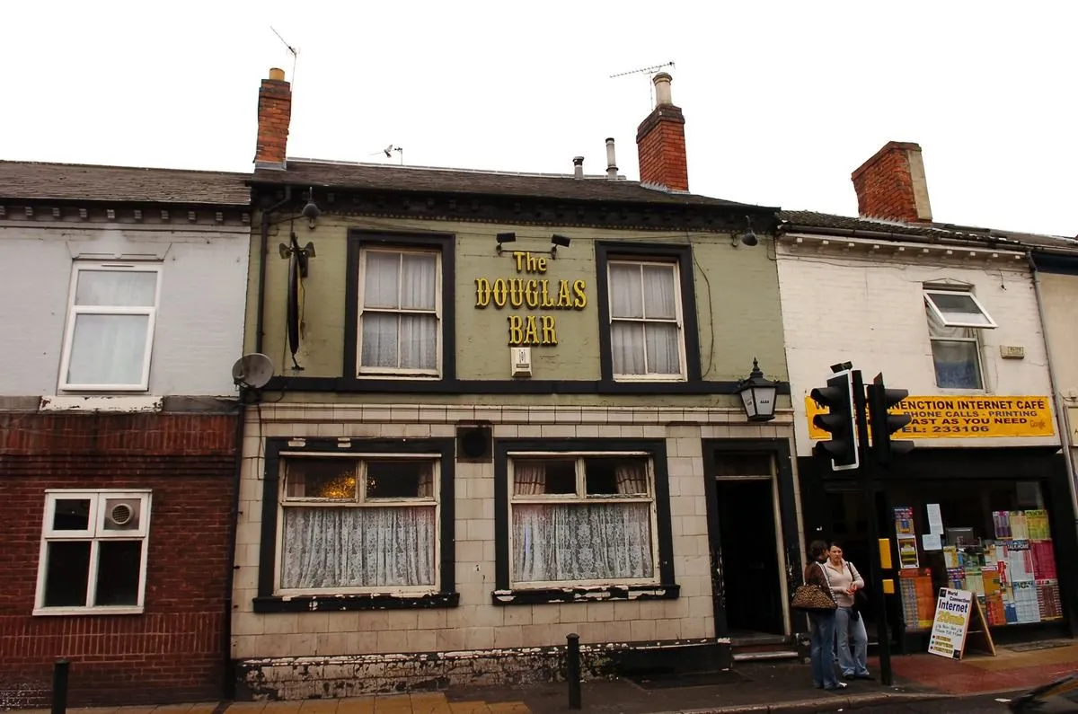 ‘Dirty’ pub had mouse corpses on glue boards and droppings in the bar area