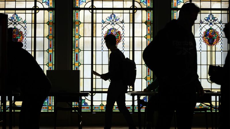 Striking election numbers, aging airplanes, death lottery: Catch up on the day’s stories