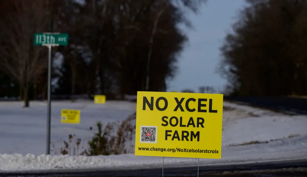 Xcel pares Wisconsin solar farm project, adds battery backup