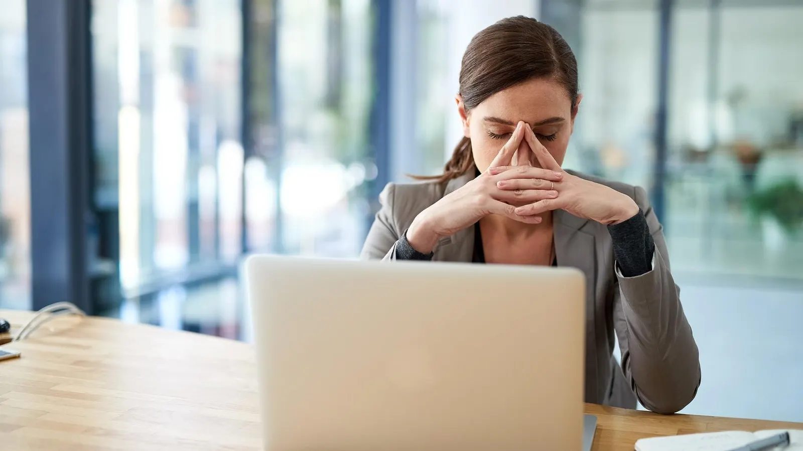 10 Email Phrases That Make Co-Workers Cringe, New Survey Says