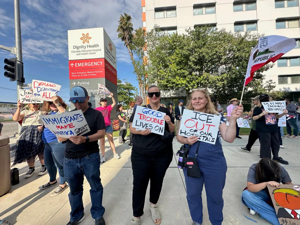 El ICE puede estar en el hospital con un paciente bajo custodia, pero los detenidos tienen derechos