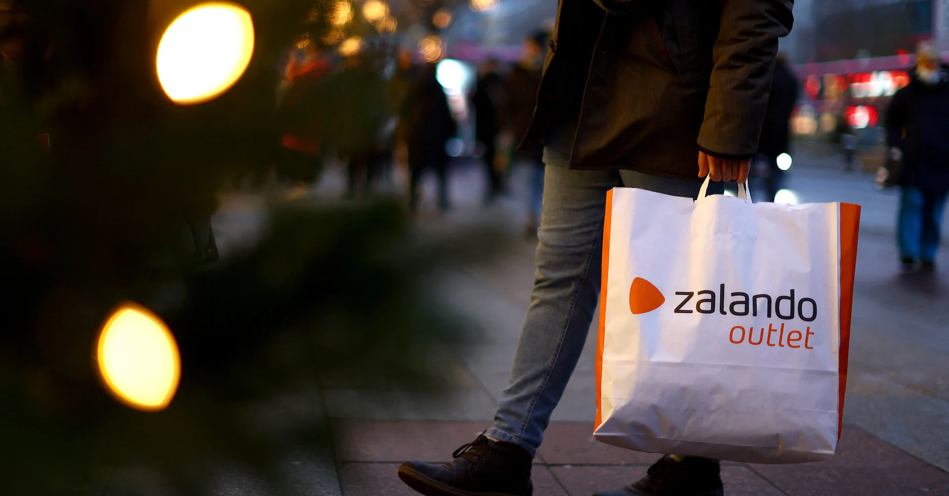 Zalando reports higher growth in third quarter, bets on sports