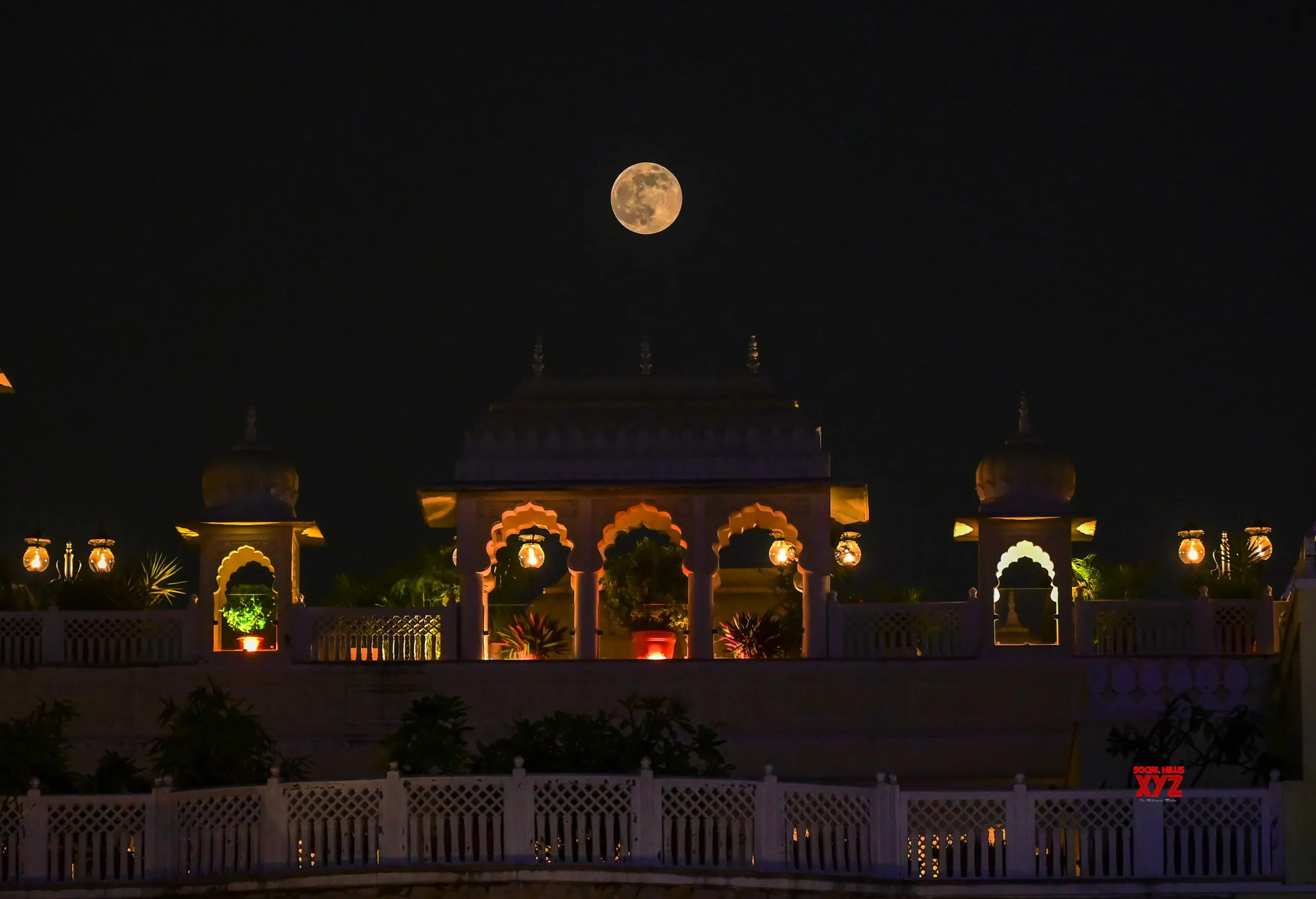 Jaipur: Full Moon Shines on Kartik Purnima #Gallery