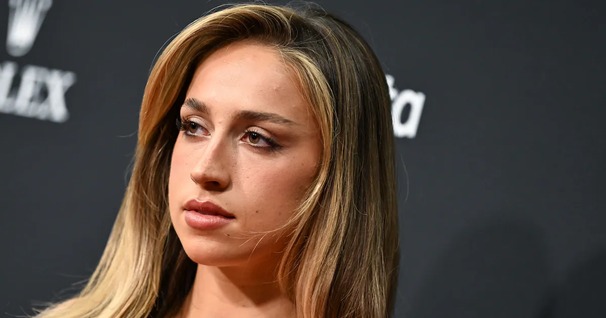 Pop Star Slams Lip-Syncing Accusations After Awkward Mic Moment