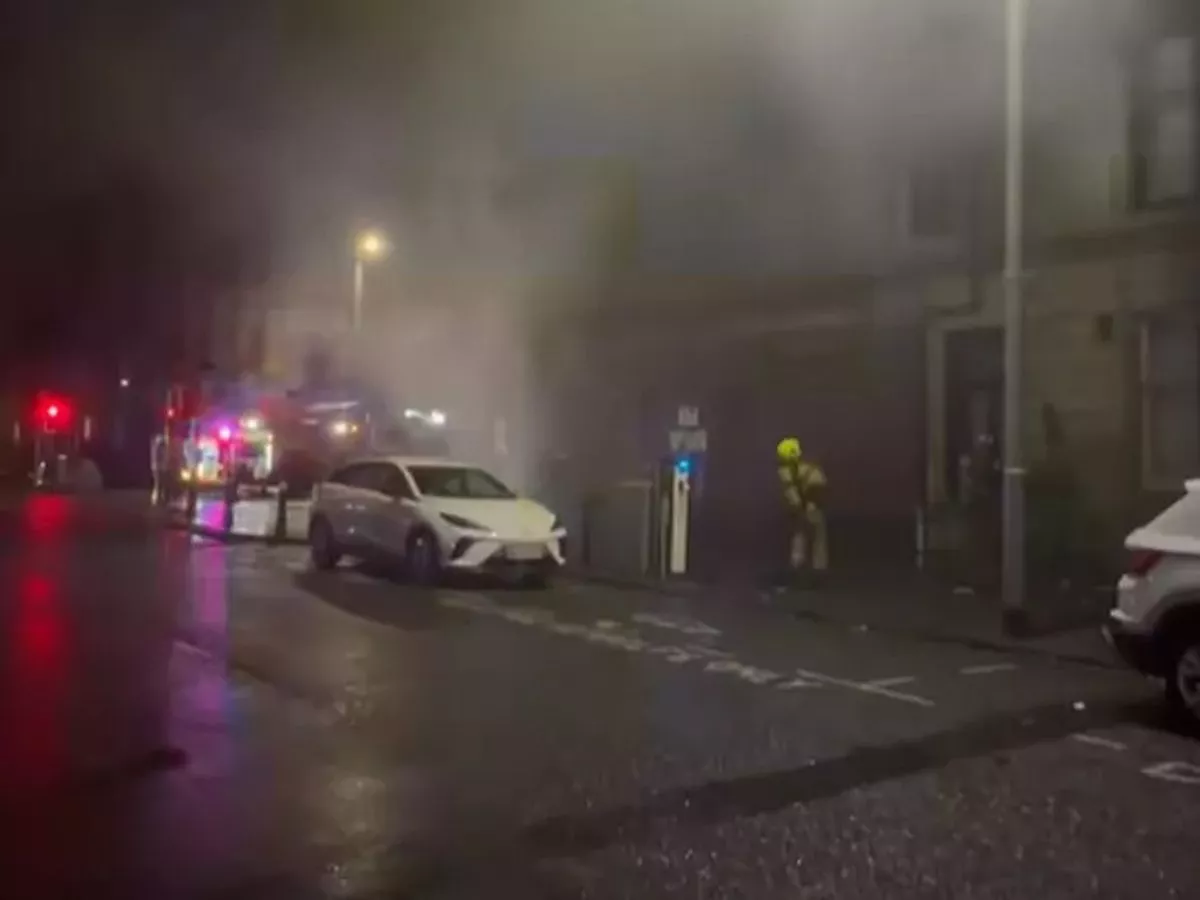 Deliberate fire rips through shop in Glasgow as investigation underway