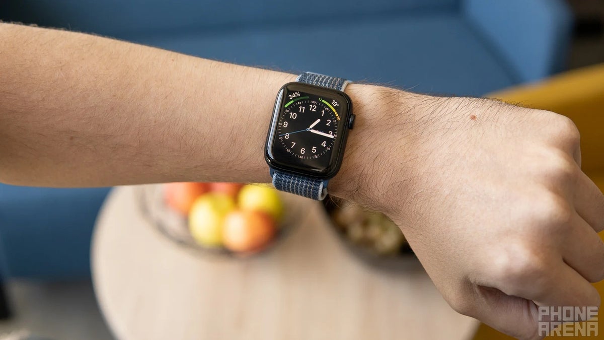 The Apple Watch SE 2 lives on to make headlines yet again at a killer pre-Black Friday price