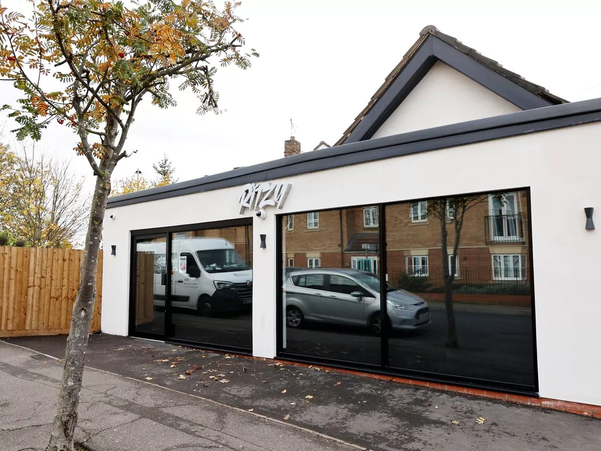 Police 'missed four chances to arrest alleged train attacker'