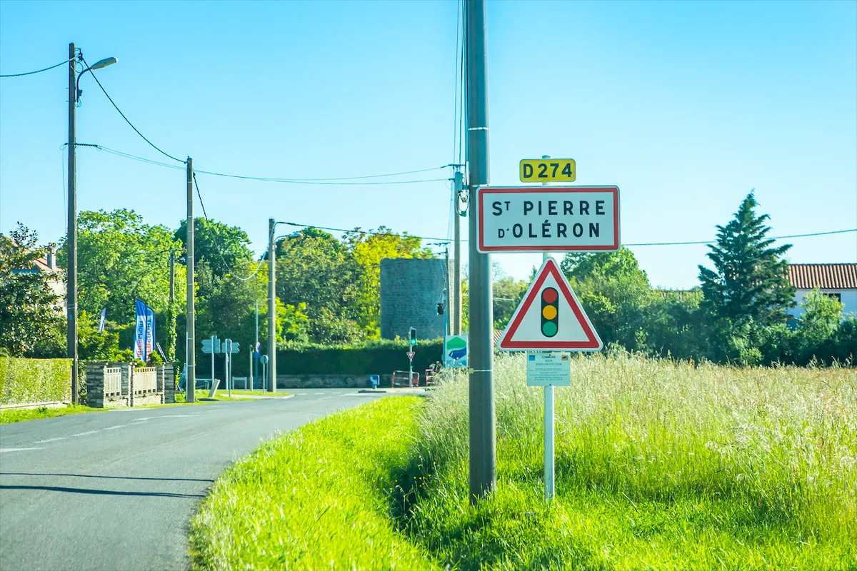 Car ploughs into pedestrians on French holiday island