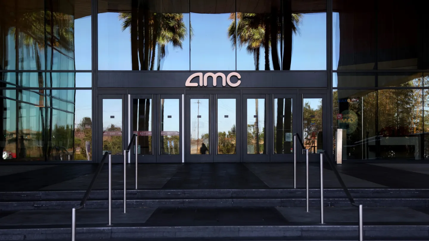 AMC Theatres Posts Steep $298 Million Loss, Lower Revenues