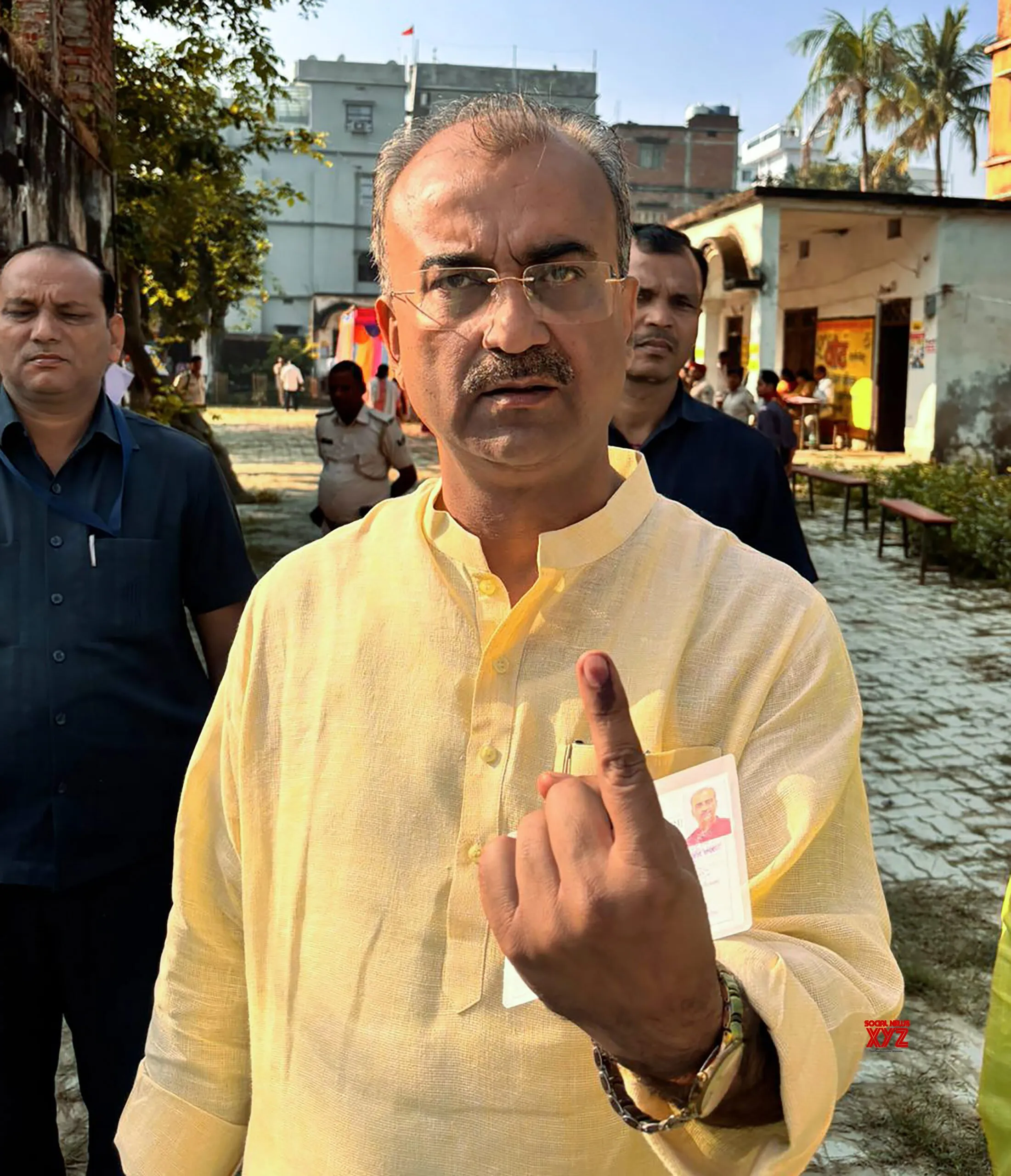 Siwan: Mangal Pandey Casts Vote #Gallery