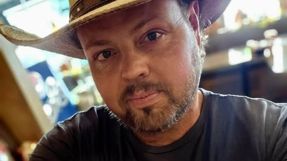 Mechanic caught fire while working on car and can now no longer feel cold or sweat