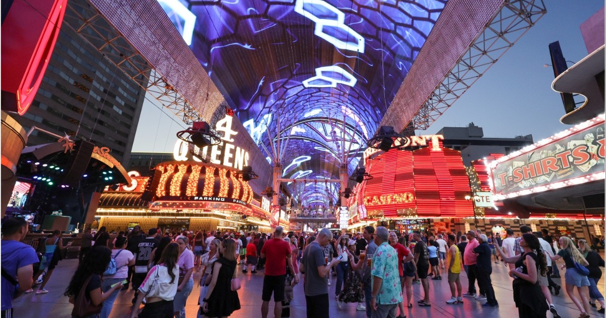 Popular Travel Influencer Dies at 32, But Cause of Death Unknown