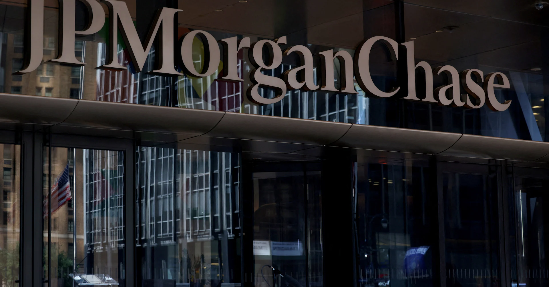 JPMorgan shuffles executives to lead its $1.5 trillion initiative - Reuters