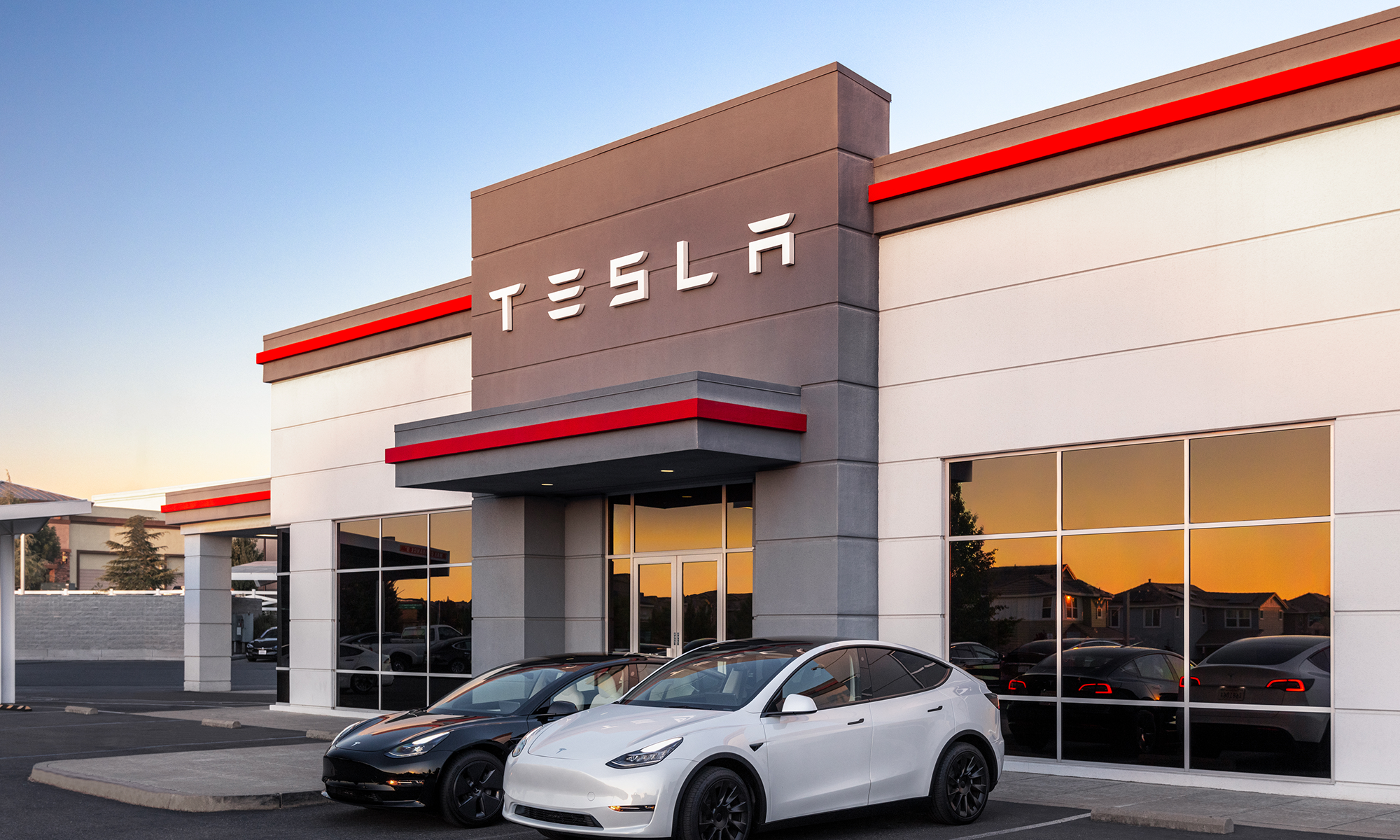 Cathie Wood Is Selling Tesla and Buying This Magnificent Seven Stock Instead