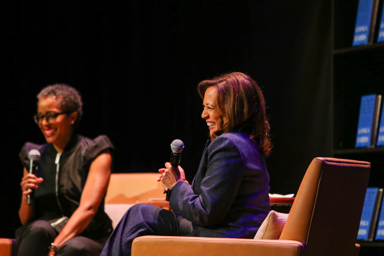 Former VP Kamala Harris’ Portland book tour stop draws avid supporters, passionate protests