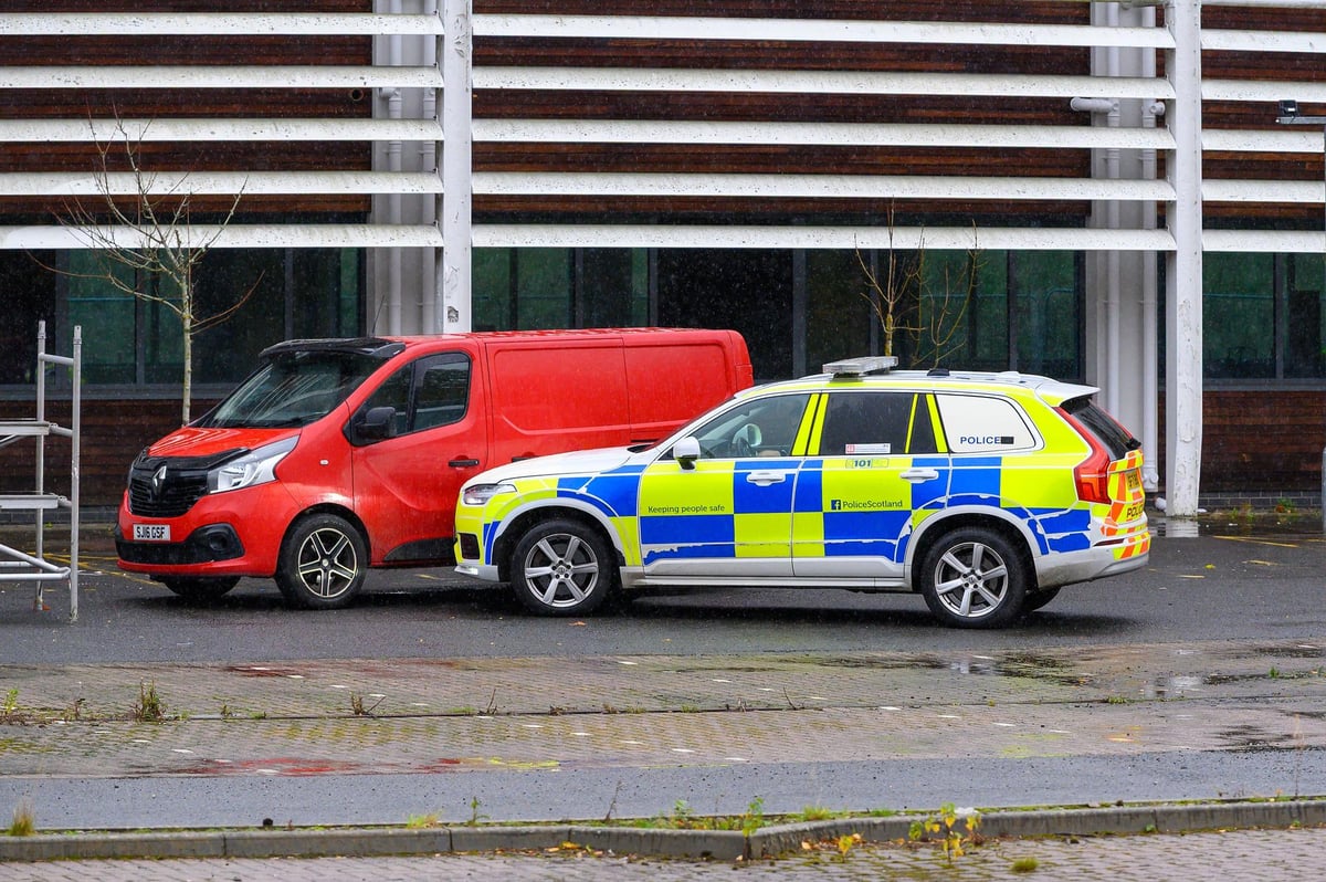 Police arrest motorist, 37, following pursuit in Falkirk