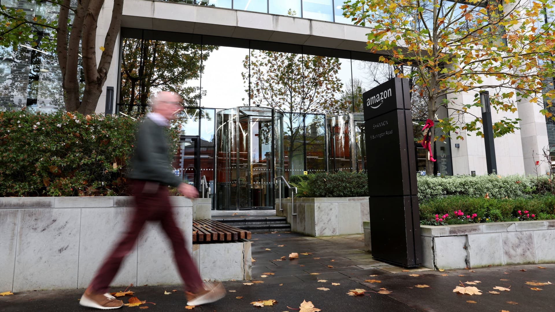 New bipartisan bill would require companies to report AI job losses