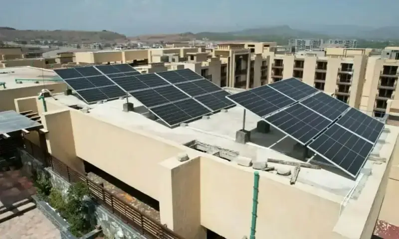 Pakistan’s fossil fuel demand falls as solar picks up pace: report