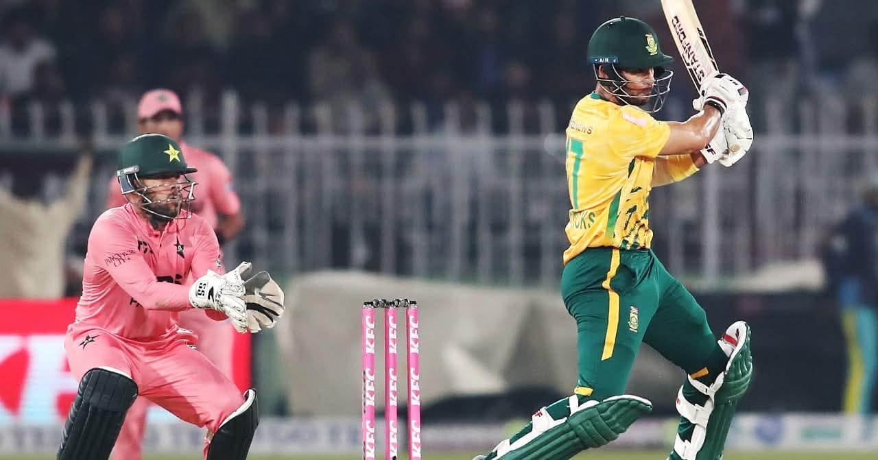 South Africa thrash Pakistan in first T20I to take 1-0 lead