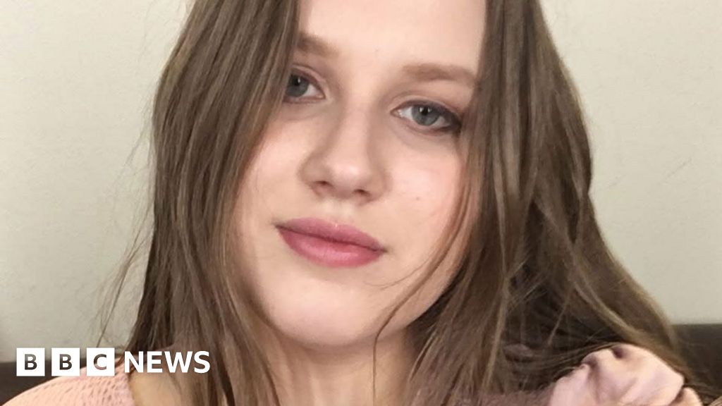 Alleged stalker tells of tears outside McCann family home