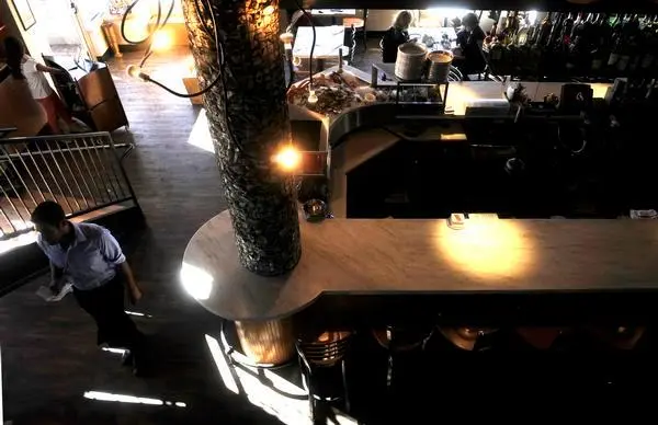 Jax Fish House & Oyster Bar closing Glendale restaurant