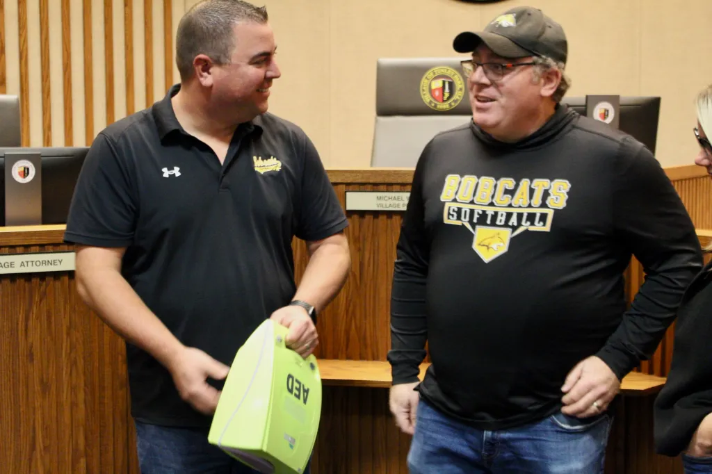 Tinley Park baseball group gets AEDs in memory of coach Ares Roper