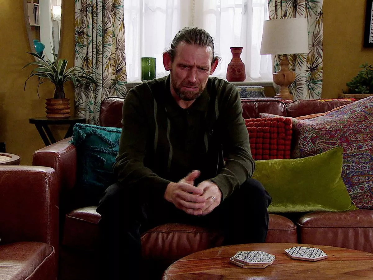 Emmerdale fans 'figure out' Kev Townsend's real plan for Robert Sugden in 'devious' twist