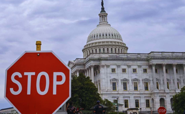 Longest Shutdown in U.S. History: Political Deadlock Over Healthcare Paralyzes Government