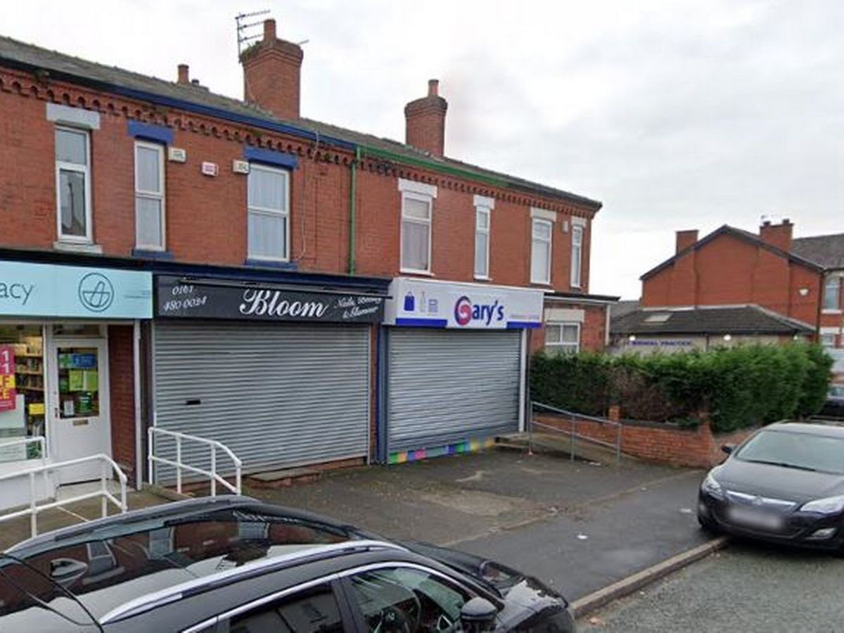 Police called after group of males raid shop before fight breaks out