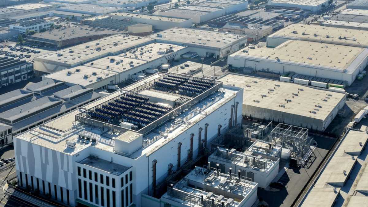 Eyes turn to space to feed power-hungry data centers