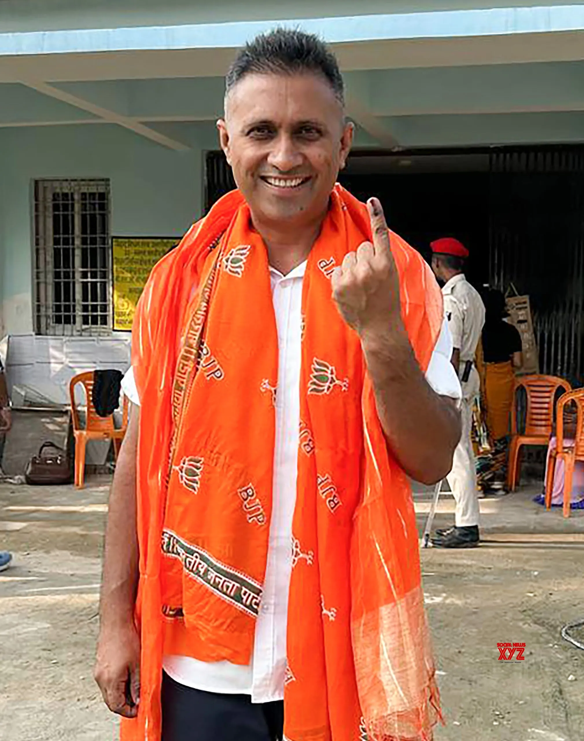 BJP candidate Anand Mishra casts vote in Buxar #Gallery