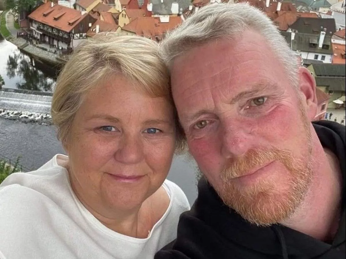 Husband taking wife's ashes on epic charity trip across Australia