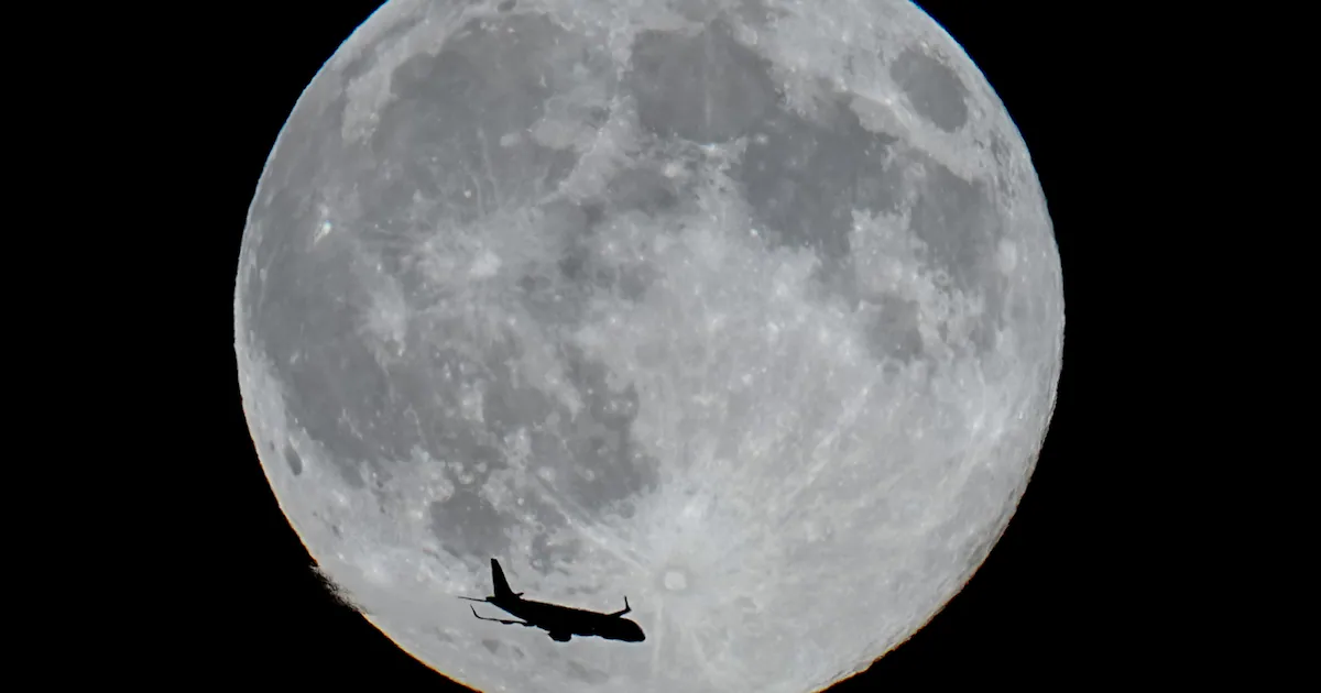 Astronomer Captures Eerie Flashes of Light on the Moon