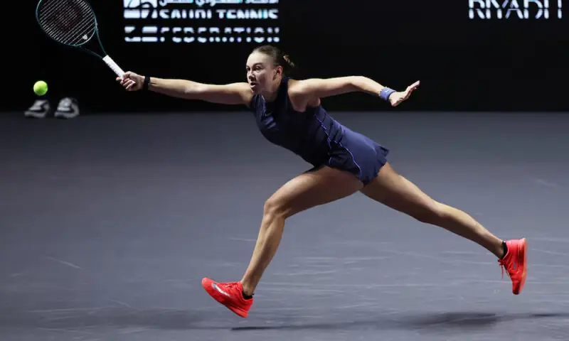 Anisimova outlasts Swiatek at WTA Finals to join Rybakina in semis