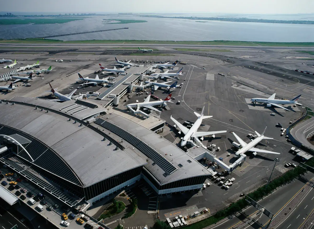 Airlines React After FAA Reducing Air Traffic Amid Government Shutdown