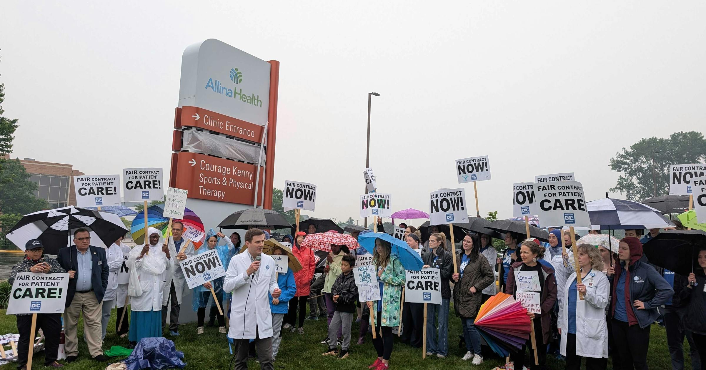 In a first in Minnesota, hundreds of Allina doctors go on one-day strike