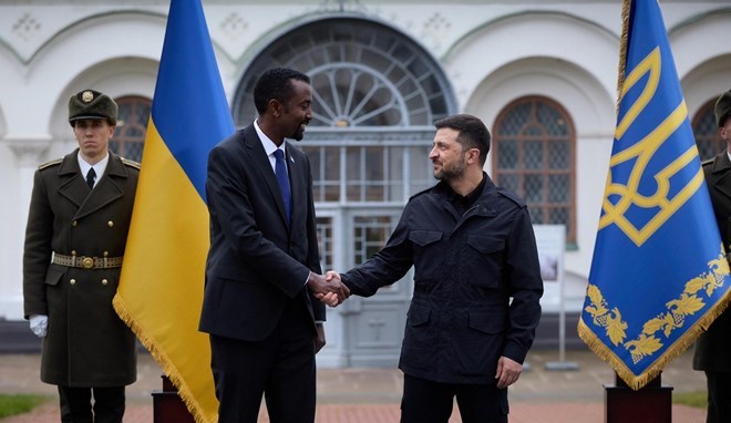 Somali Ambassador presents credentials to Ukrainian President Zelenskyy in Kyiv
