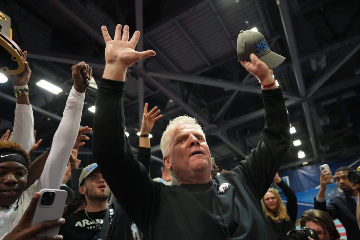 “Thx Coach”: Track Fans Pay Tribute to Razorbacks Legend Who Mentored NCAA Stars Like Jordan Anthony