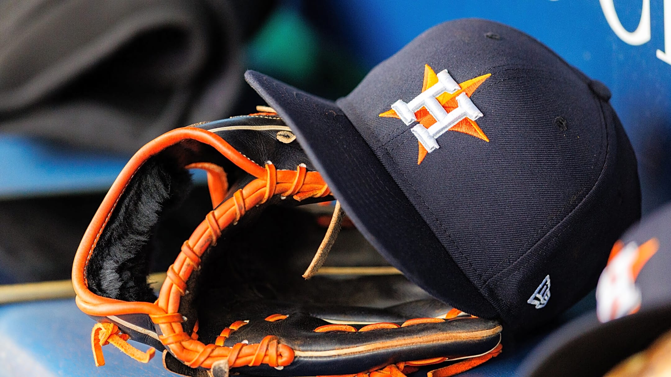 Astros to hire Victor Rodriguez as hitting coach
