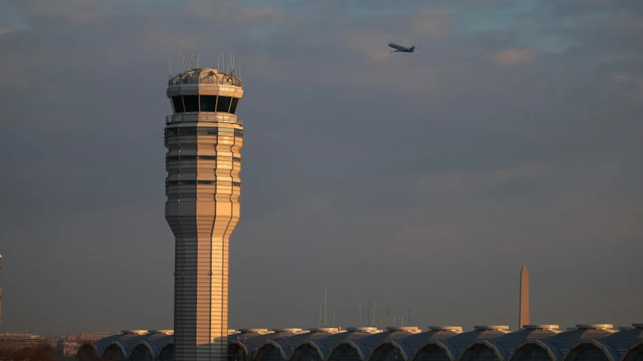 FAA reducing air traffic by 10% amid ongoing government shutdown