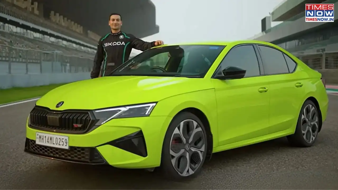 Viral - Skoda Octavis RS And Sitarist Rishabh Sharma Jam Together At BIC