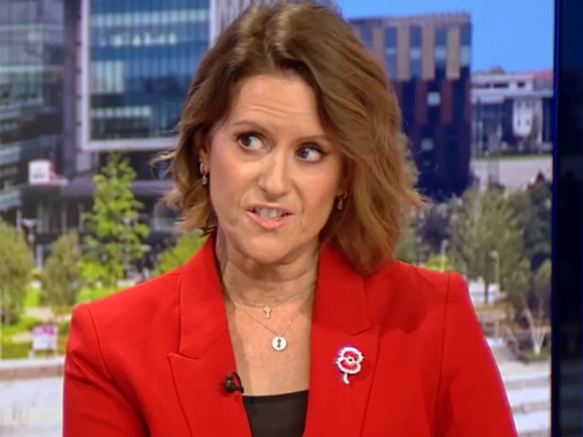BBC Breakfast hosts issue worrying update minutes in as 'manhunt underway'