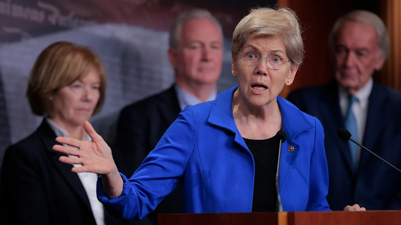 Elizabeth Warren called out by Washington Post for blaming Trump over 'Monday Night Football' blackout