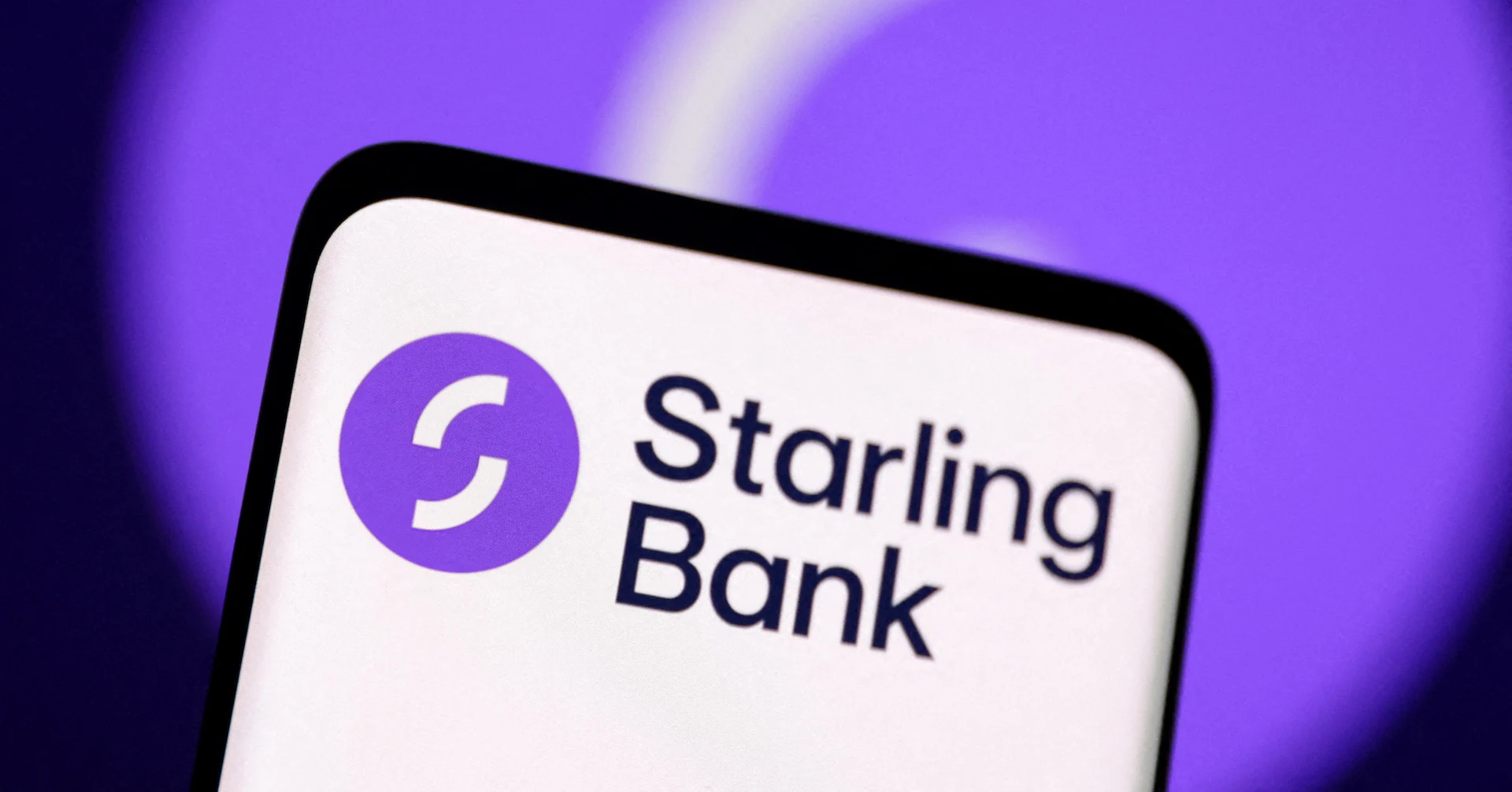 UK's Starling signs software deal with Canada's Tangerine, plans 100 hires - Reuters