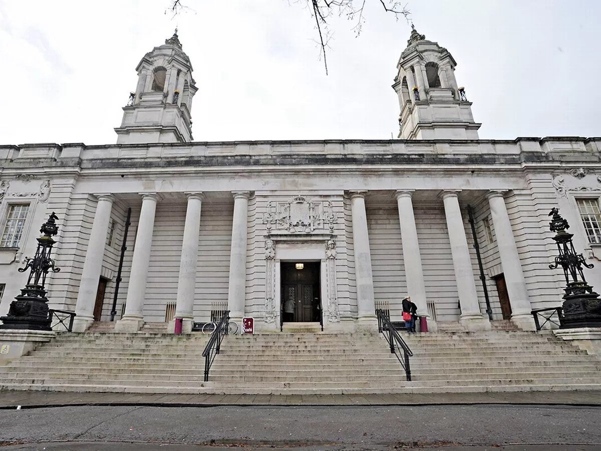 Teen set fire to rubbish in courtyard of crisis accommodation