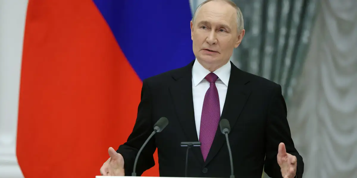 Russia's Oil Revenues Plunge Just As US Sanctions Hit