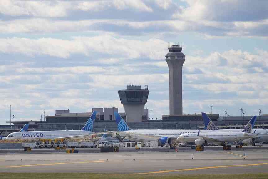 Airlines cut flights as ordered by FAA