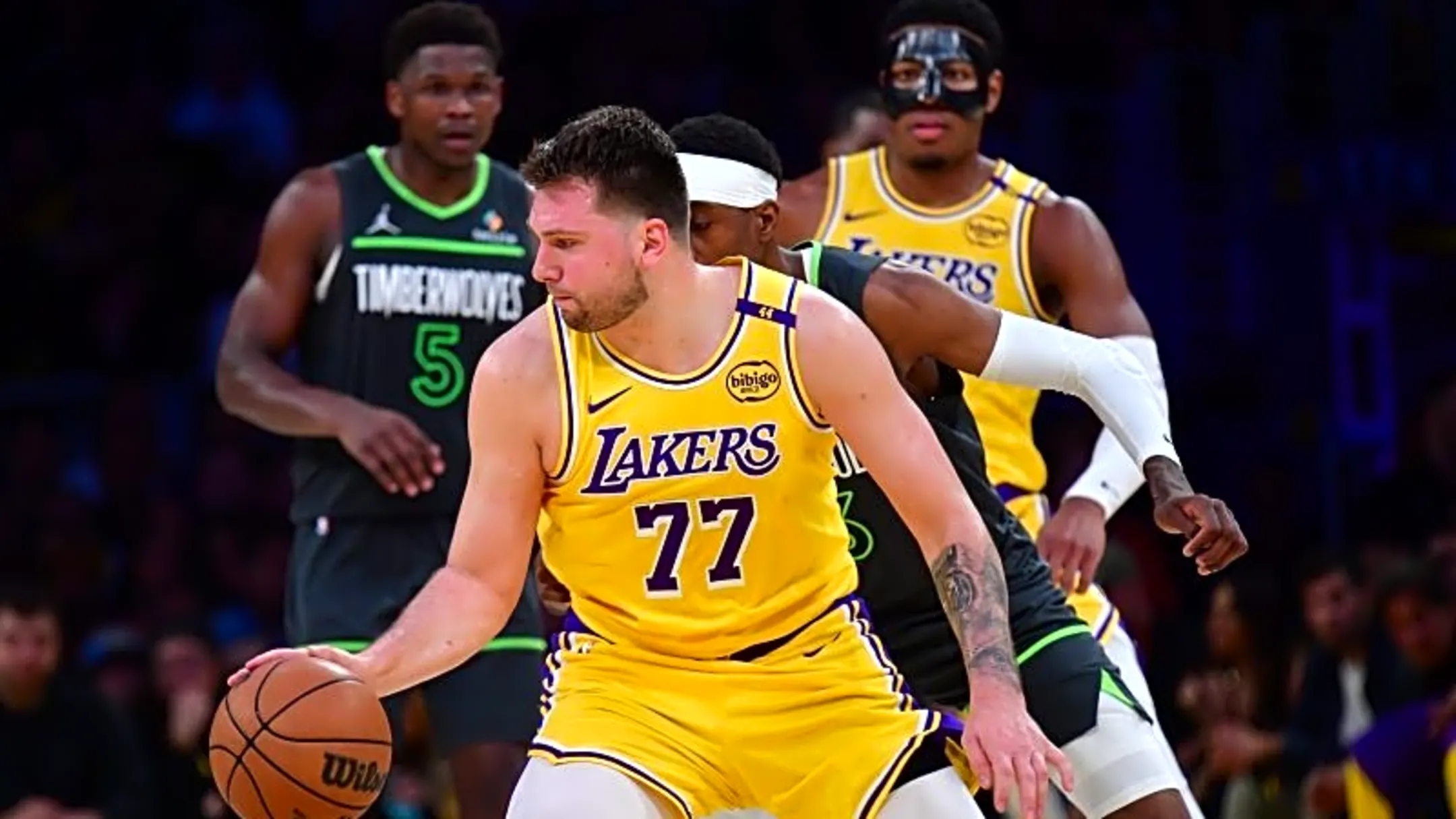 Los Angeles Lakers Stage Dramatic Fourth Quarter Rally to Edge Spurs 118-116